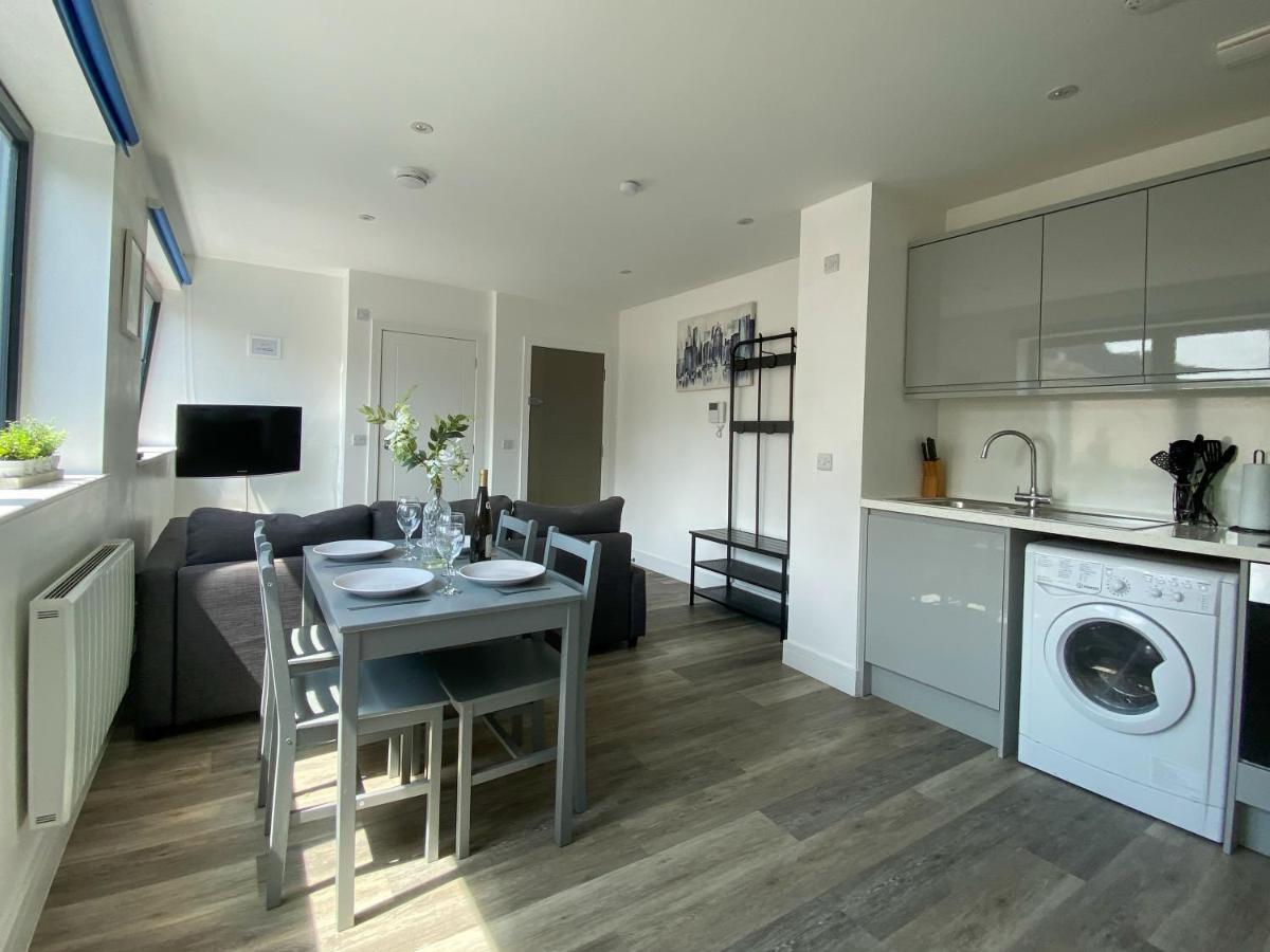 Modern One Bedroom Apartment In Town Centre & 4 Min To The Beach Μπόρνμουθ Εξωτερικό φωτογραφία